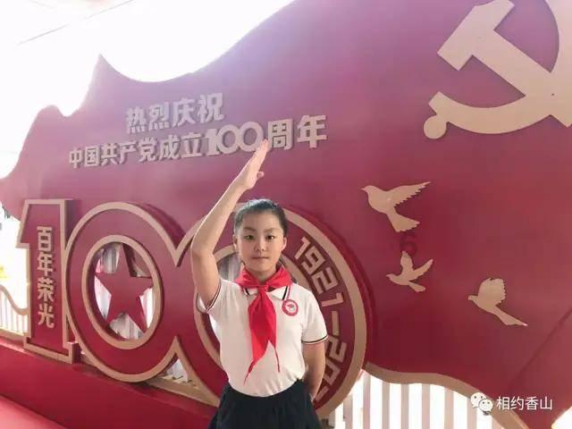 时尚芭比做美甲